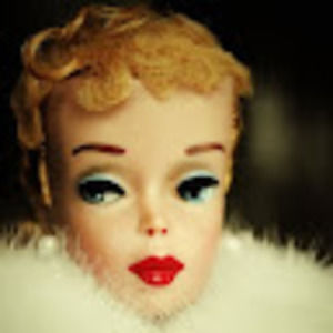 Meet your Posher, Em-o-lee